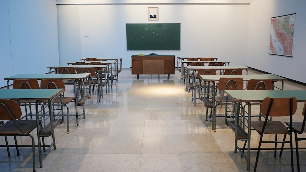 Salle de classe lumineuse d’une école privée